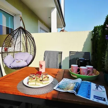 With A Terrace, アパート ウストロニエ・モルスキエ