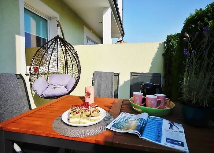 With A Terrace, アパート ウストロニエ・モルスキエ