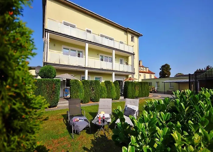 With A Terrace, * ウストロニエ・モルスキエ