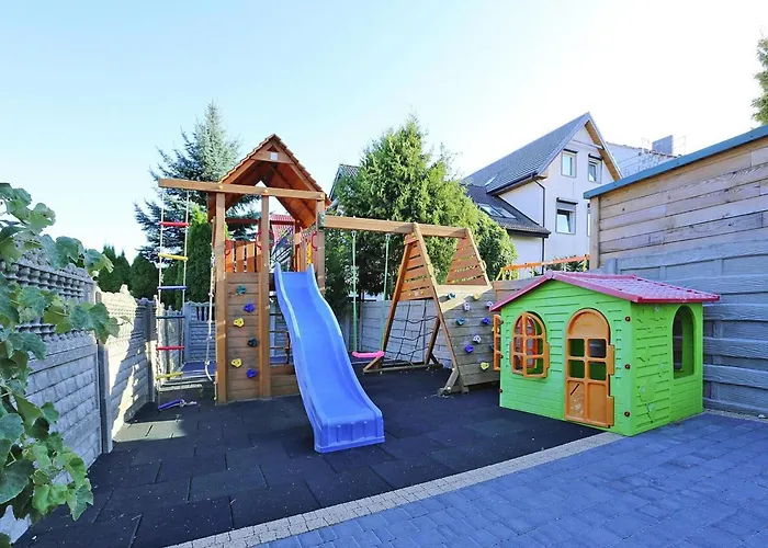 アパート With A Terrace, *