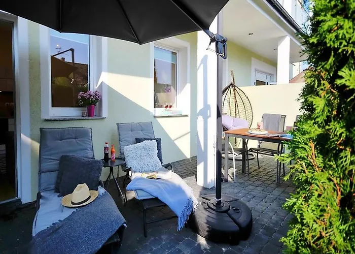 With A Terrace, アパート *